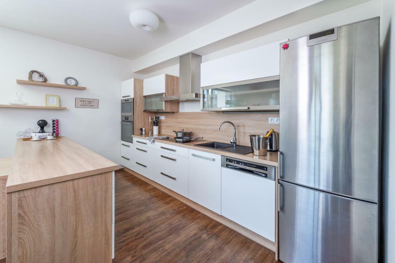 Riverside Apartments Ceske Budejovice Eksteriør billede